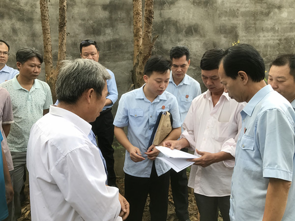 申请执行人在法律文书上签字