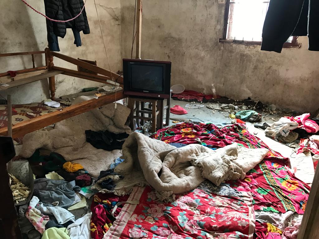 姐弟俩生活的环境